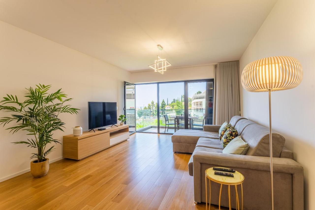 Flh Funchal Balcony Flat With Pool Apartment Екстериор снимка